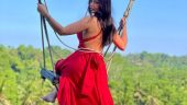 More of photo shoot than swing experience.  Very good