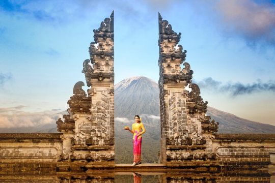 Bali Instagram Tour - Lempuyang Bali Gate of Heaven